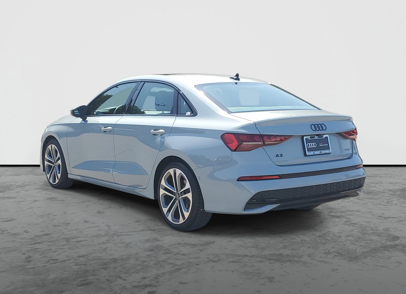 Used 2025 Audi A3 2.0T Premium Plus w/ Premium Plus Package AWD/4WD image 3
