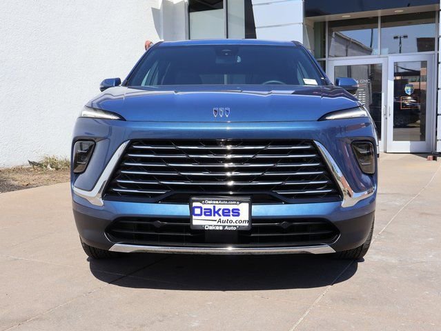 Certified 2025 Buick Enclave Preferred image 3