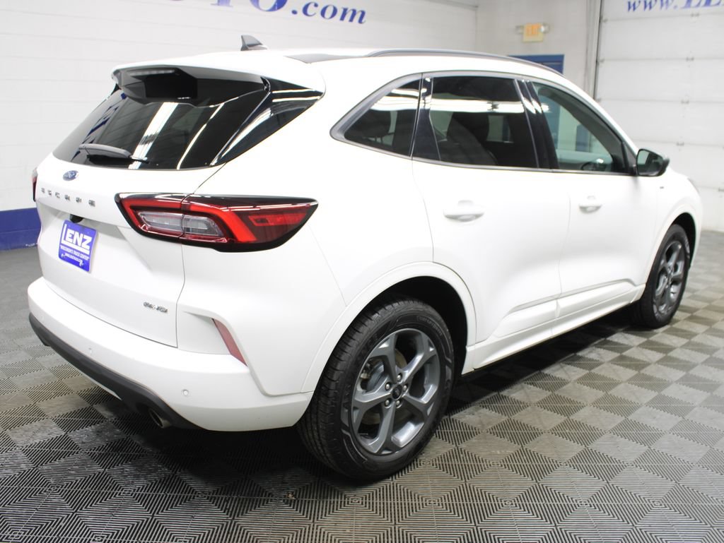 Used 2024 Ford Escape ST-Line w/ Tech Pack #1 AWD/4WD image 6