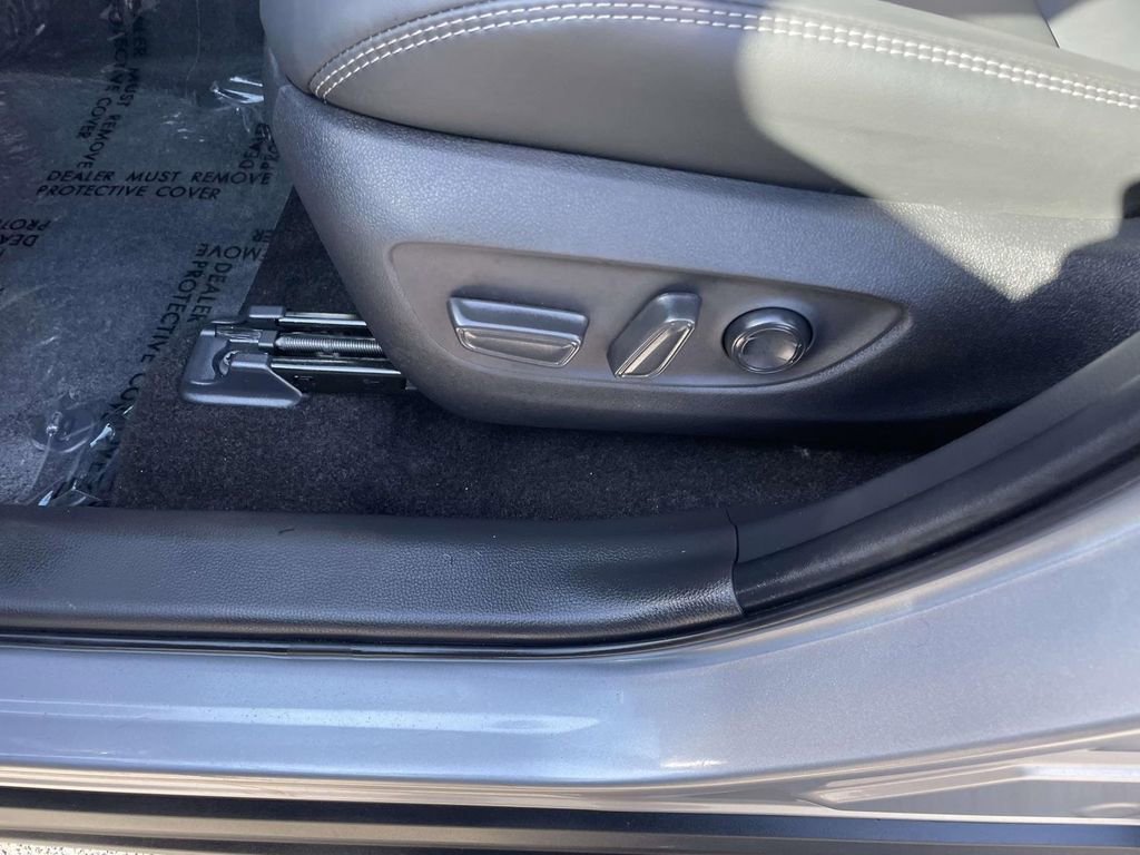 Used 2025 Toyota RAV4 XLE Premium image 30