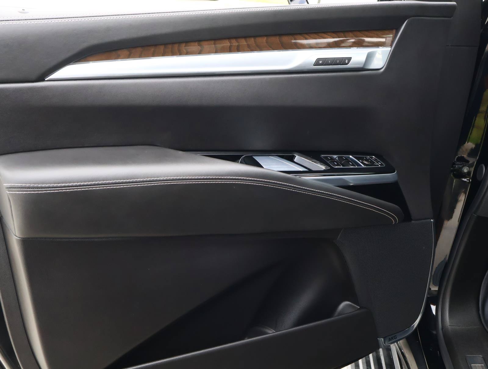 Used 2025 Cadillac Escalade Sport Platinum w/ LPO, Floor Liner Package AWD/4WD image 24