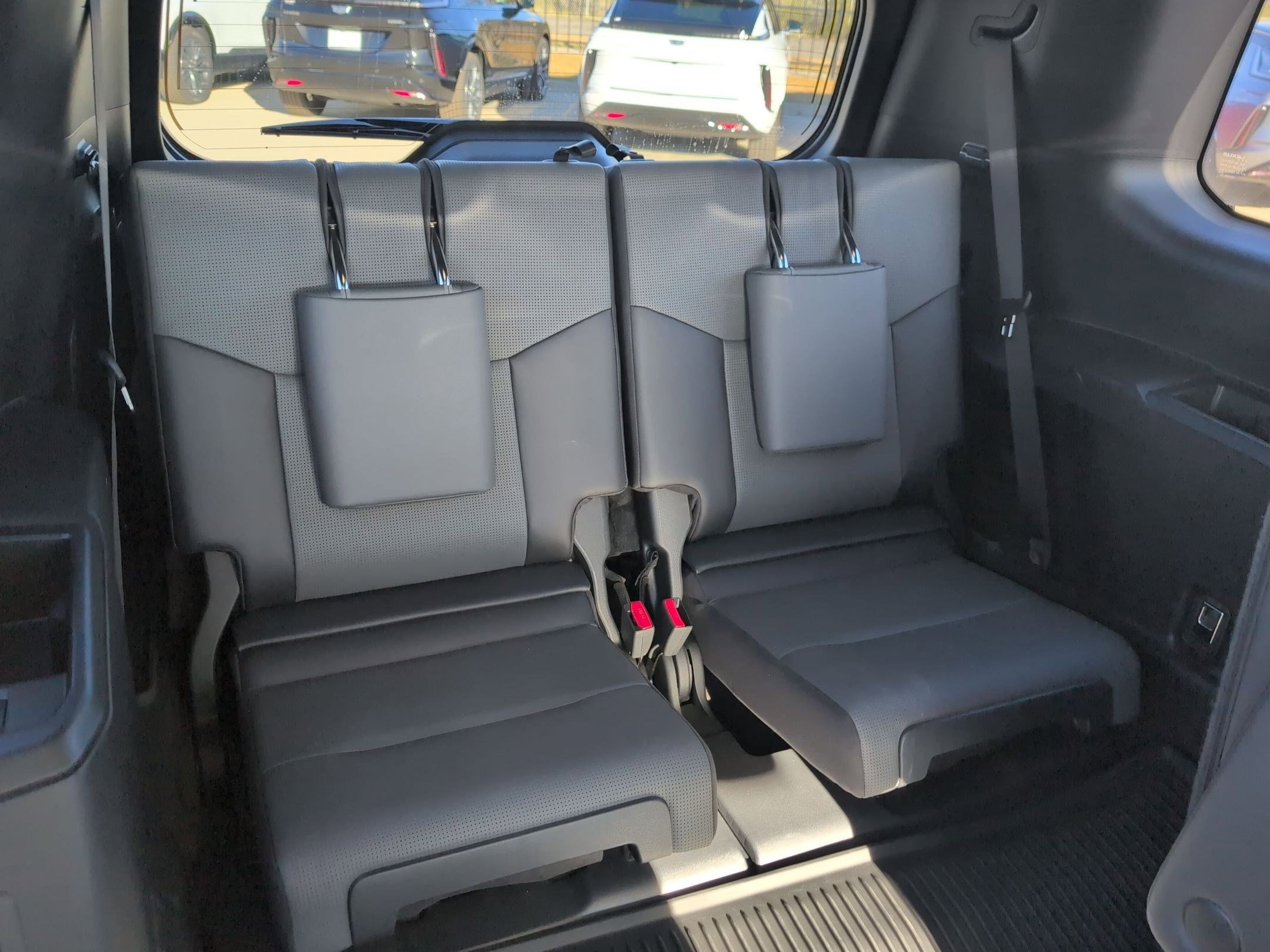 Used 2024 Lexus GX 550 w/ Accessory Package (2T) image 34