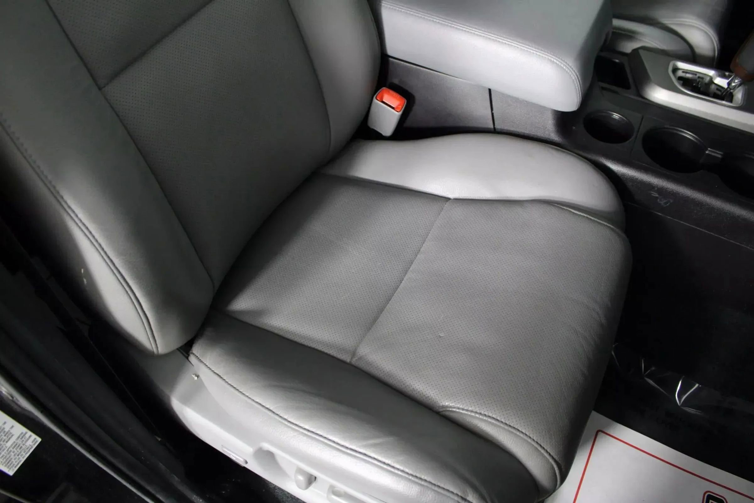Used 2016 Toyota Sequoia Platinum AWD/4WD image 38