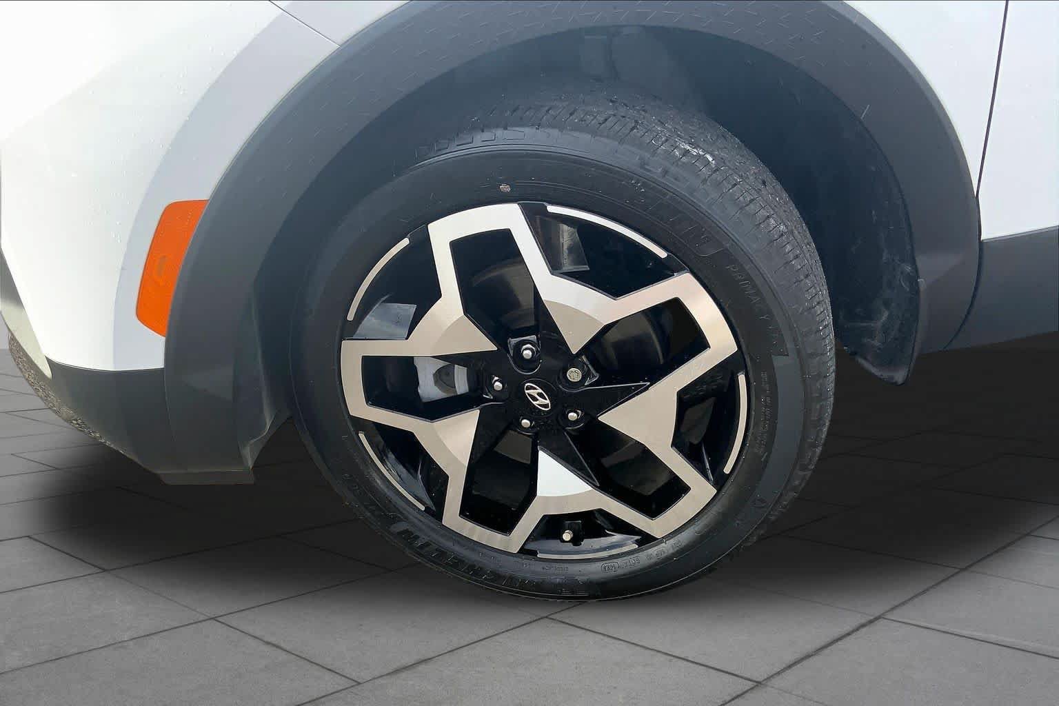 Used 2023 Hyundai Santa Cruz Limited AWD/4WD image 10