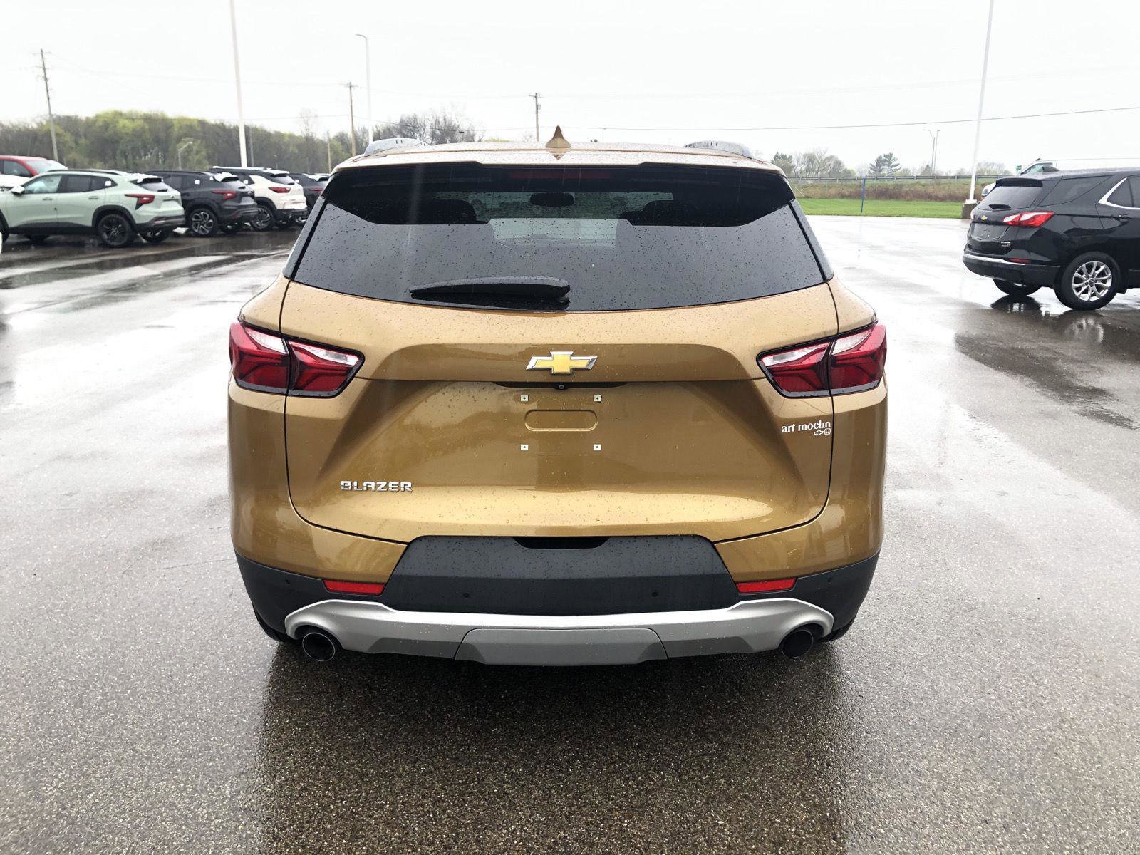 Used 2019 Chevrolet Blazer LT FWD image 2