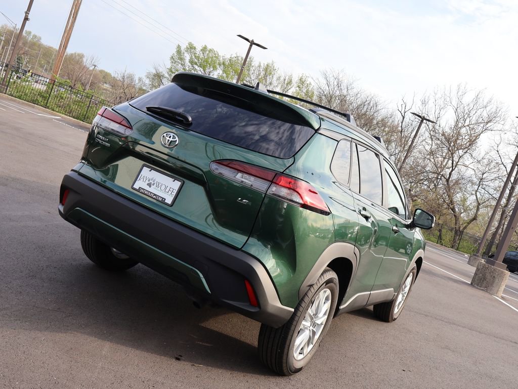 Used 2026 Toyota Corolla Cross LE FWD image 7