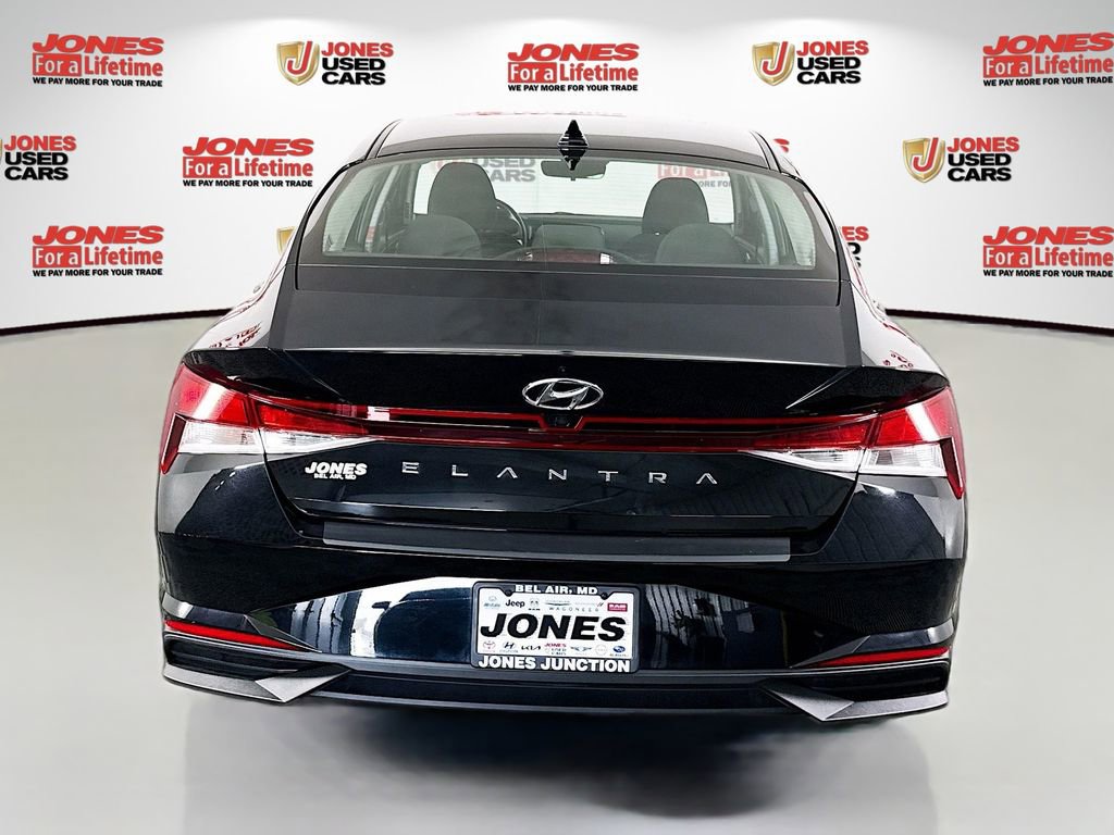 Certified 2023 Hyundai Elantra SEL w/ Convenience Package FWD image 16