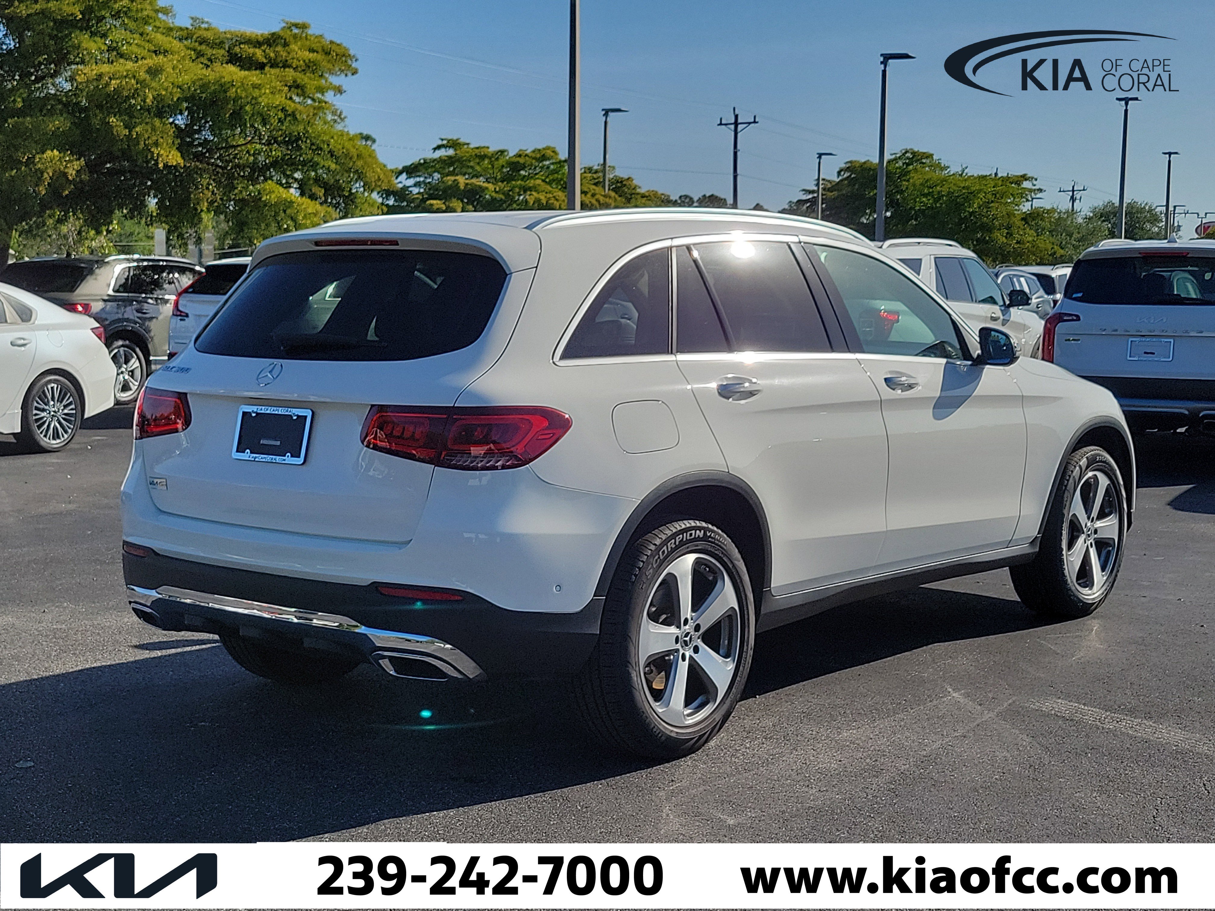 Used 2022 Mercedes-Benz GLC 300 w/ Premium Package Lite image 6