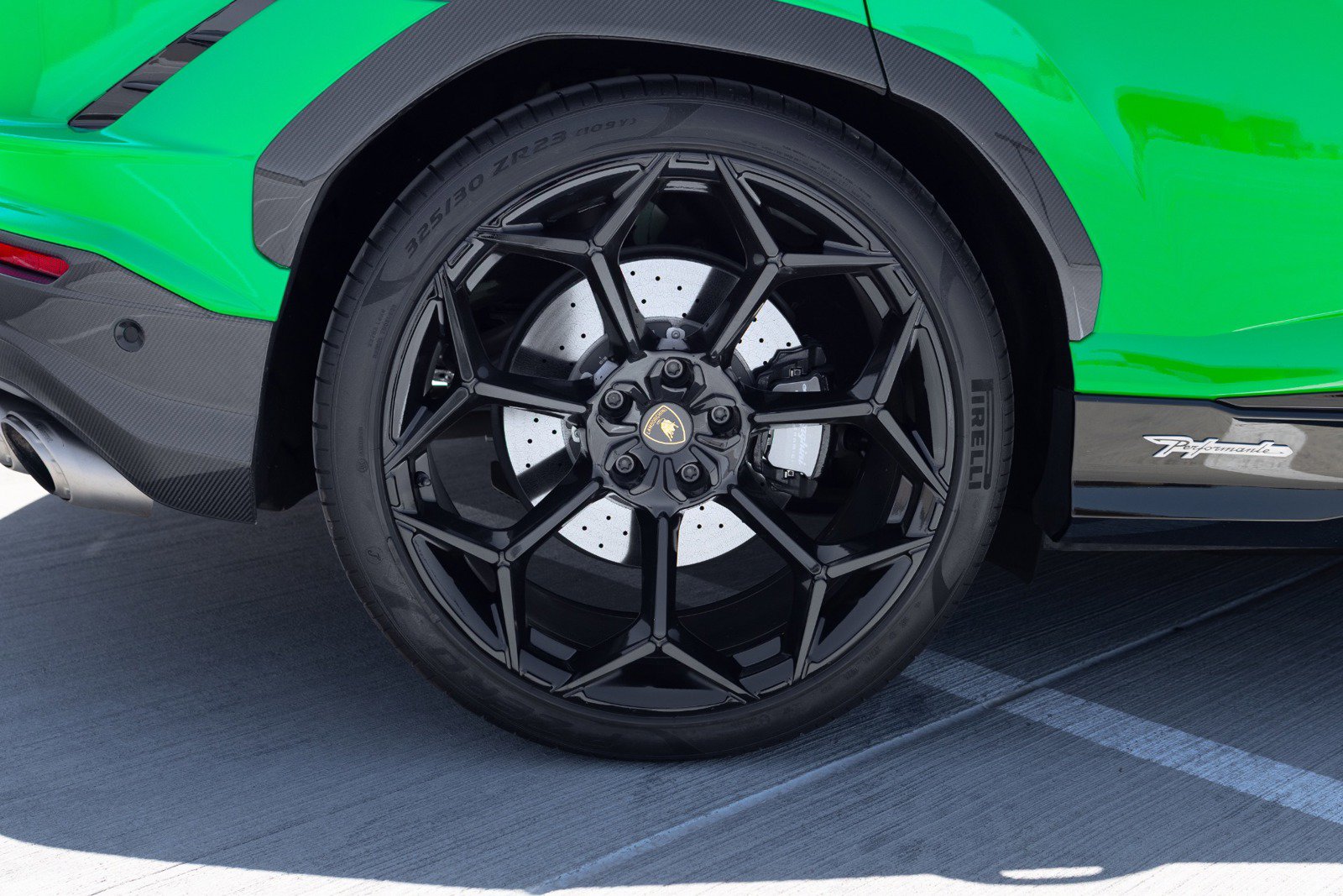 Used 2023 Lamborghini Urus Performante AWD/4WD image 16