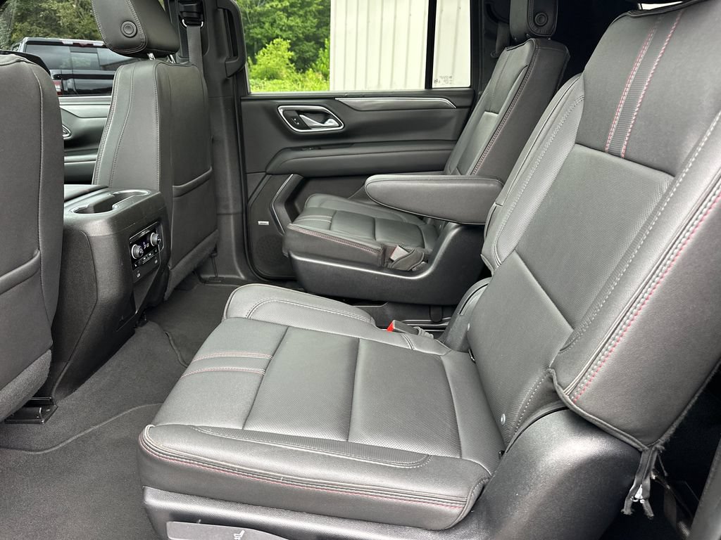 Used 2023 Chevrolet Suburban RST w/ Sport Performance Package AWD/4WD image 21