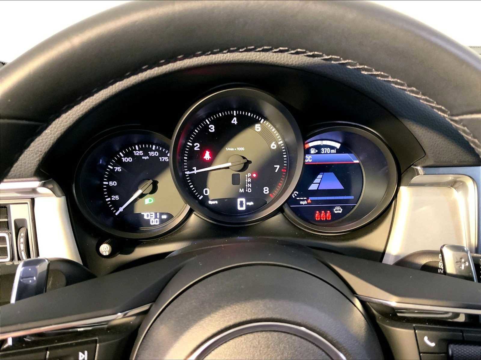 Certified 2025 Porsche Macan image 29