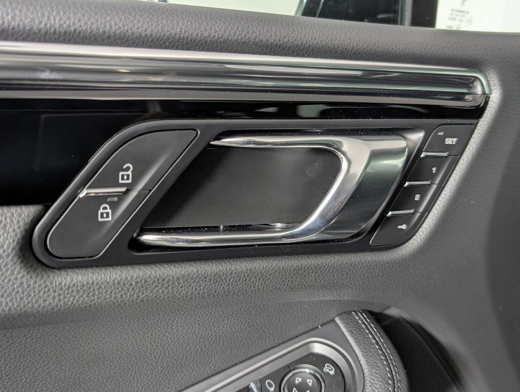 New 2026 Porsche Macan image 27