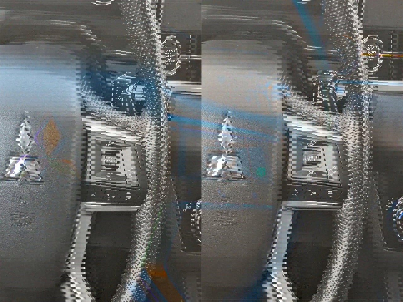 Used 2024 Mitsubishi Outlander AWD image 18