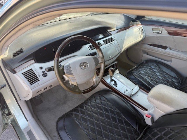 Used 2009 Toyota Avalon Limited image 9