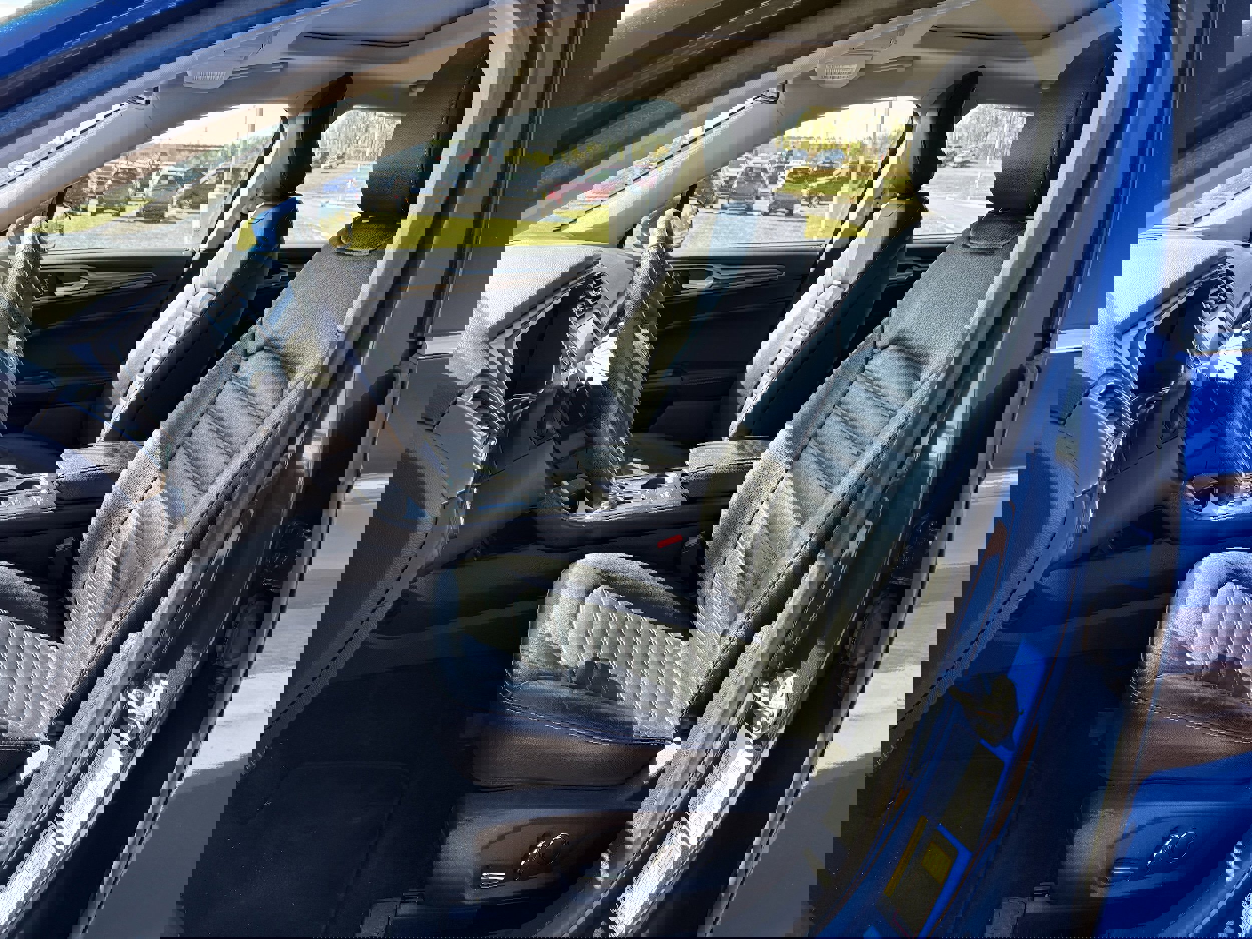 Used 2017 Ford Fusion SE w/ Fusion SE Technology Package image 27