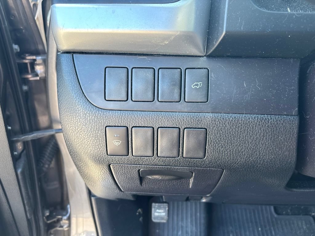 Used 2016 Toyota Highlander XLE AWD/4WD image 13