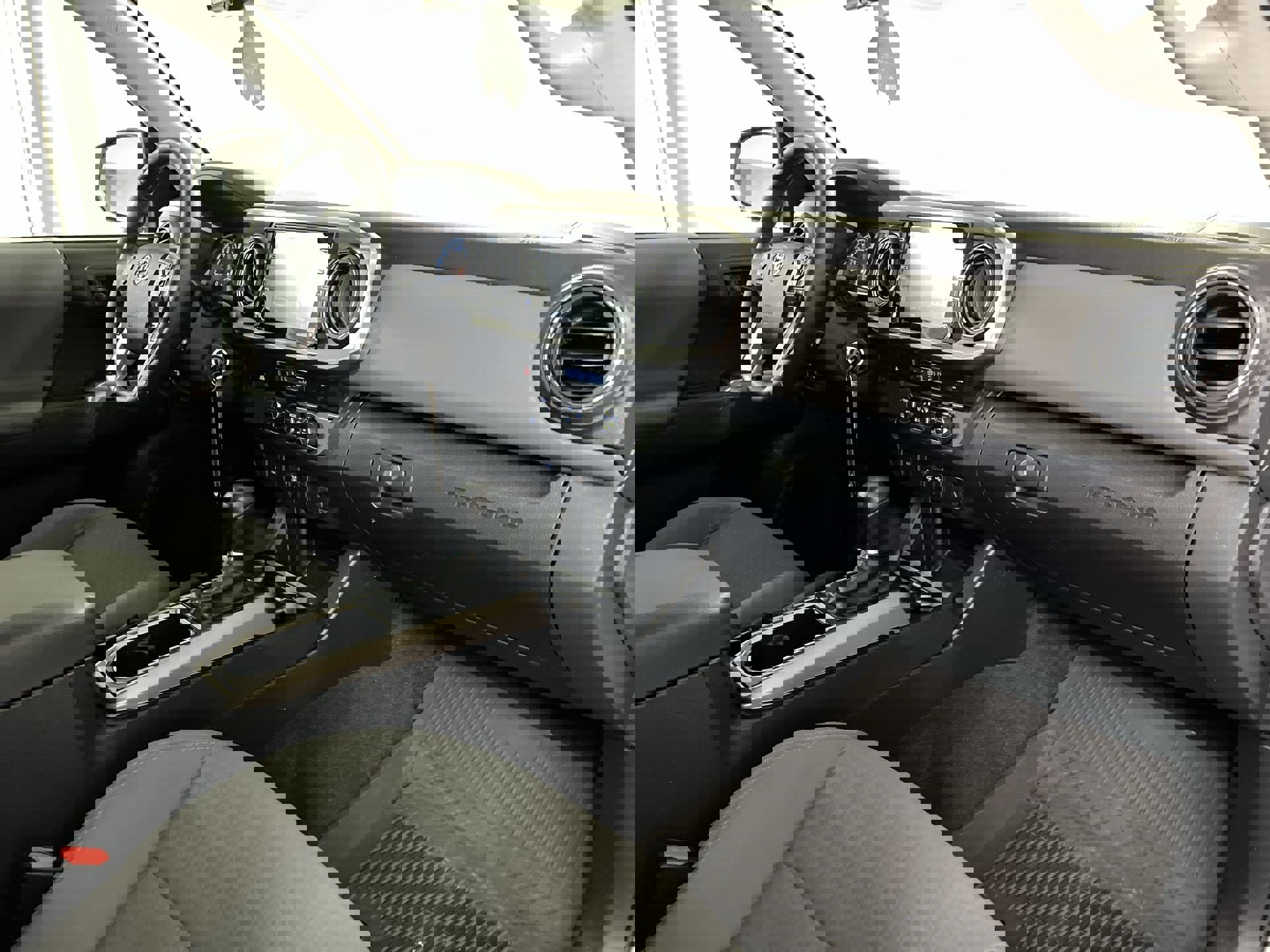 Used 2022 Toyota Tacoma SR5 image 87