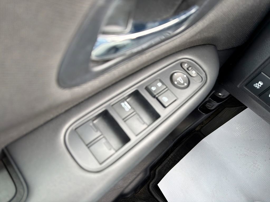 Used 2019 Honda HR-V LX image 17