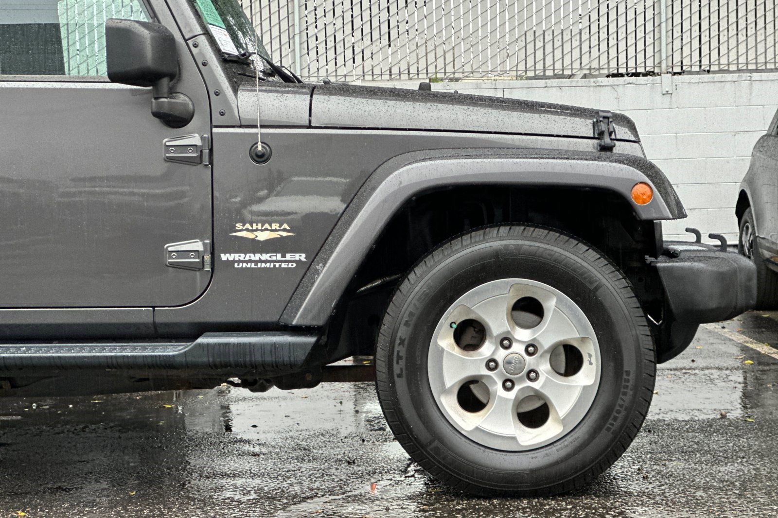 Used 2014 Jeep Wrangler Unlimited Sahara w/ Connectivity Group image 33