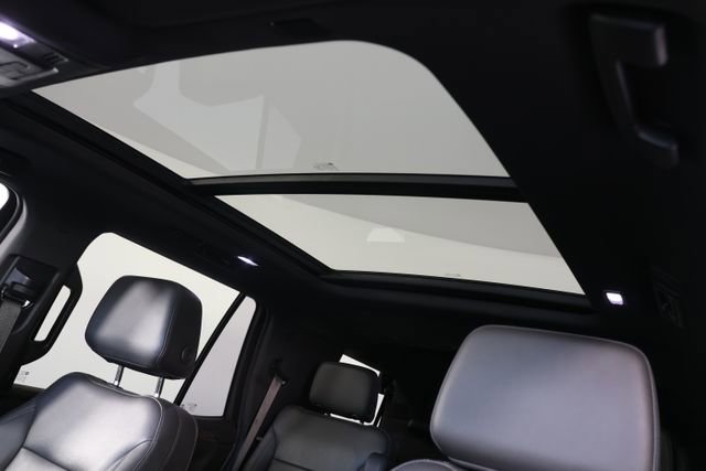 Used 2022 Chevrolet Tahoe Z71 w/ Luxury Package image 19