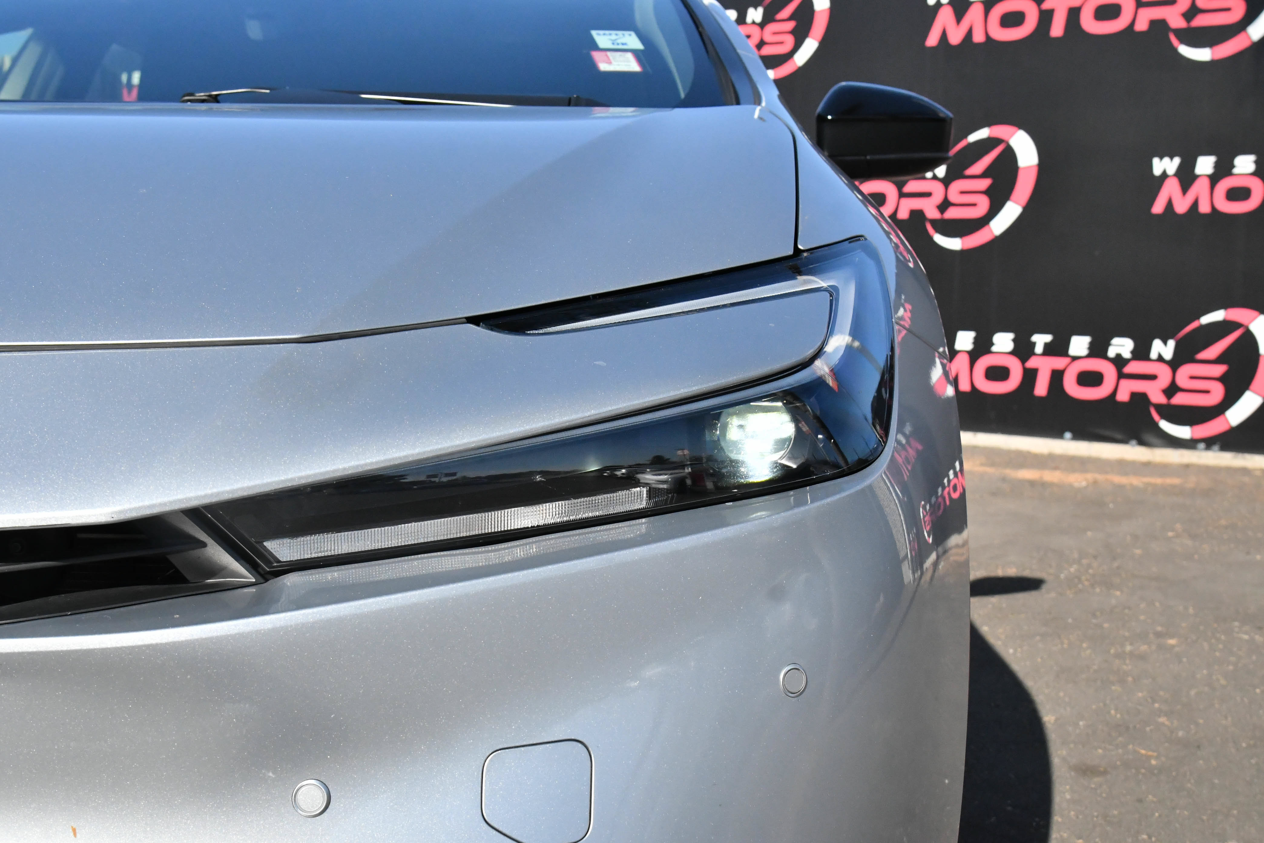 Used 2024 Toyota Prius LE FWD image 11