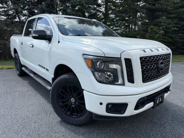 Used 2018 Nissan Titan SL w/ Midnight Edition image 3