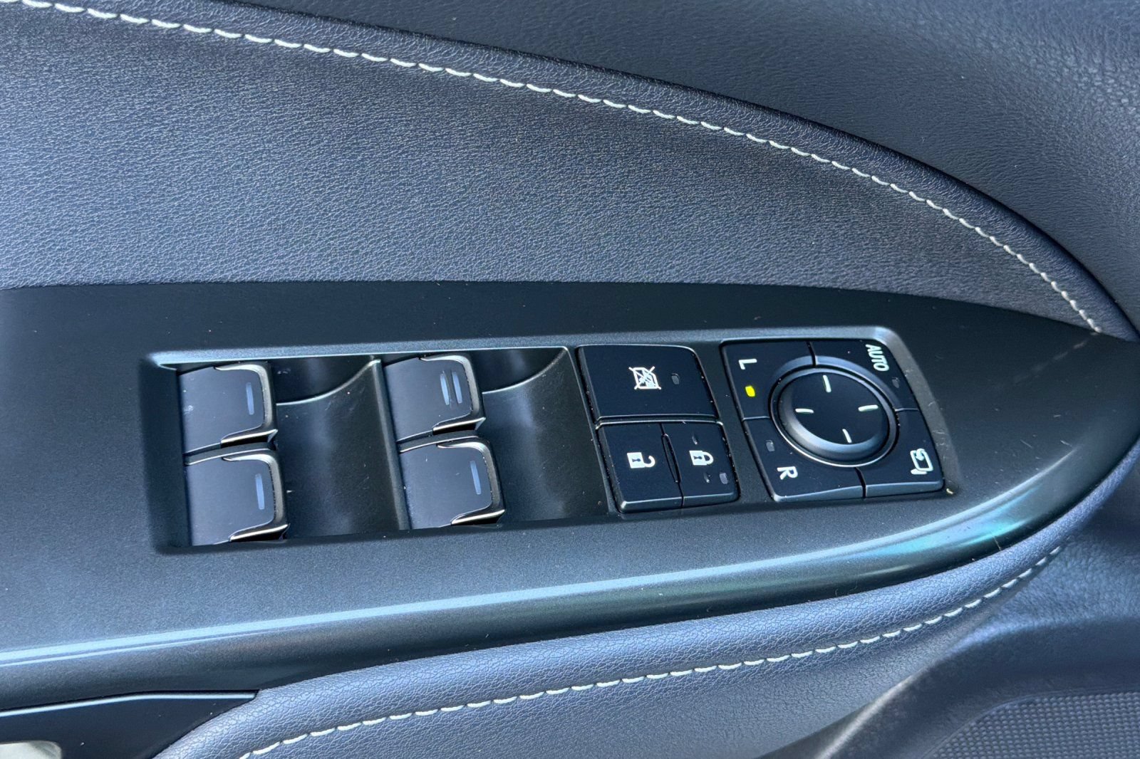 Used 2025 Lexus NX 450h+ F Sport w/ Accessory Package (2T) AWD/4WD image 14