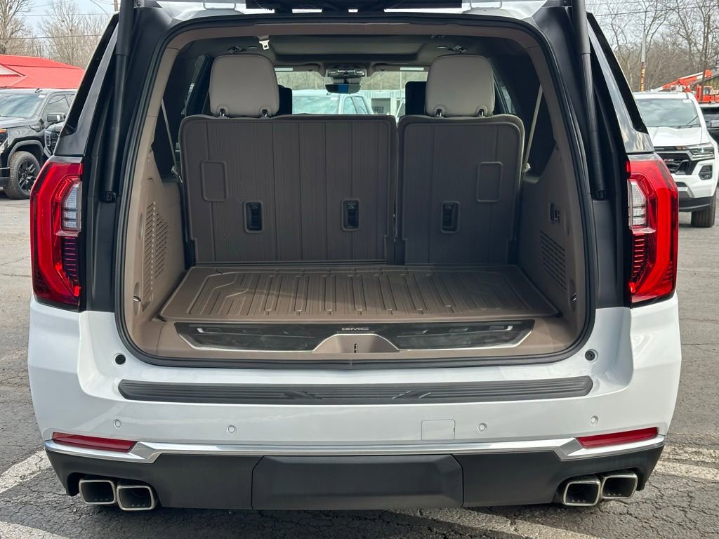 New 2026 GMC Yukon XL Denali w/ Denali Reserve Package image 8