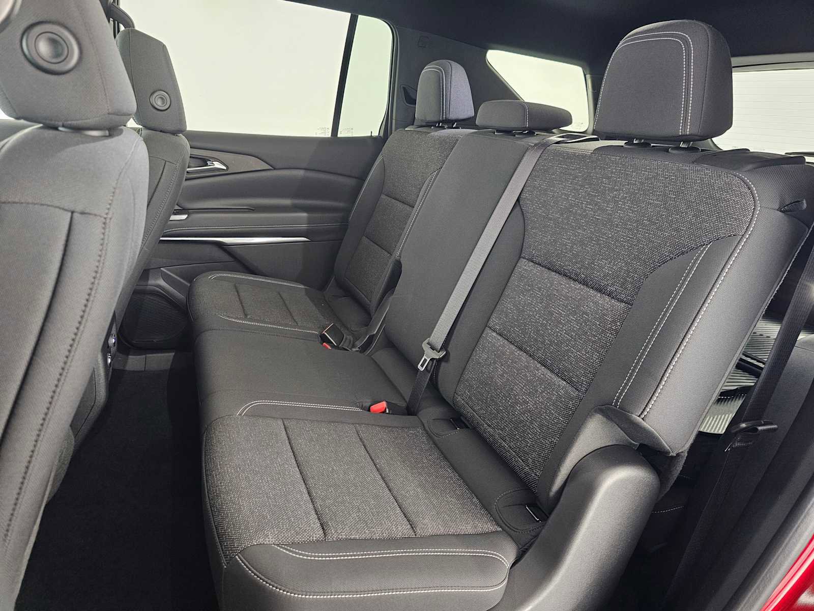 Used 2025 Chevrolet Traverse LT w/ Driver Confidence Package image 19