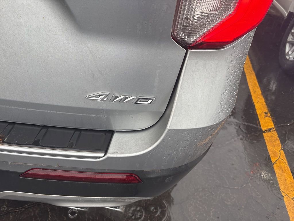 Used 2023 Ford Explorer Platinum w/ Technology Package image 5