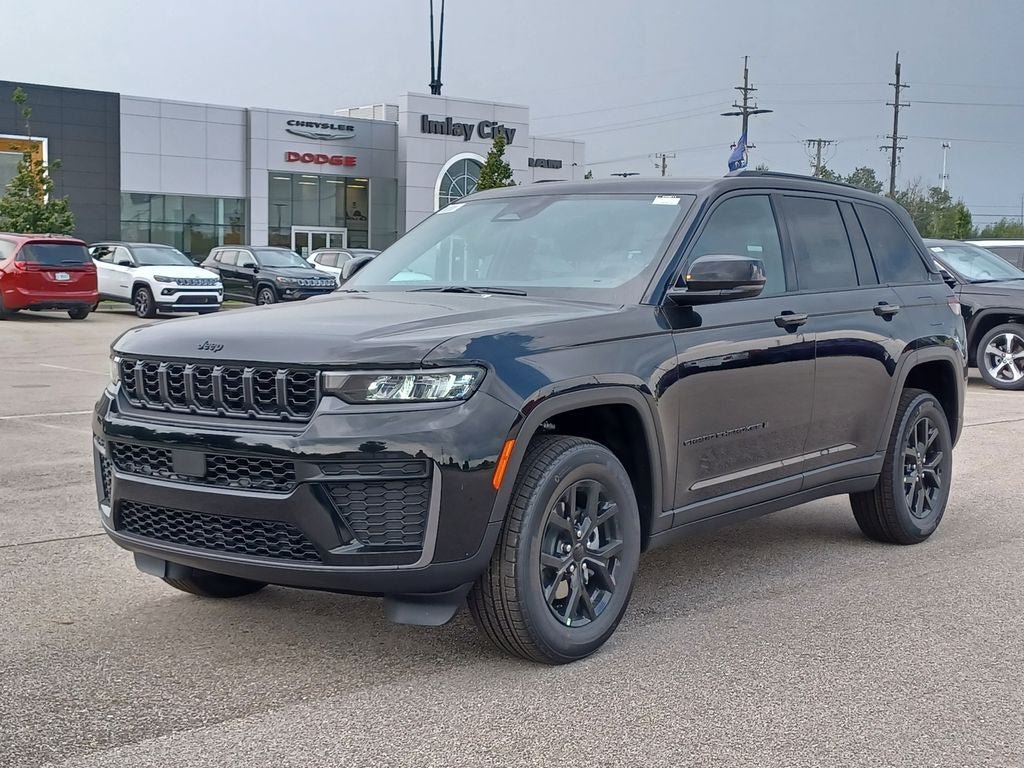 New 2026 Jeep Grand Cherokee Altitude AWD/4WD image 2