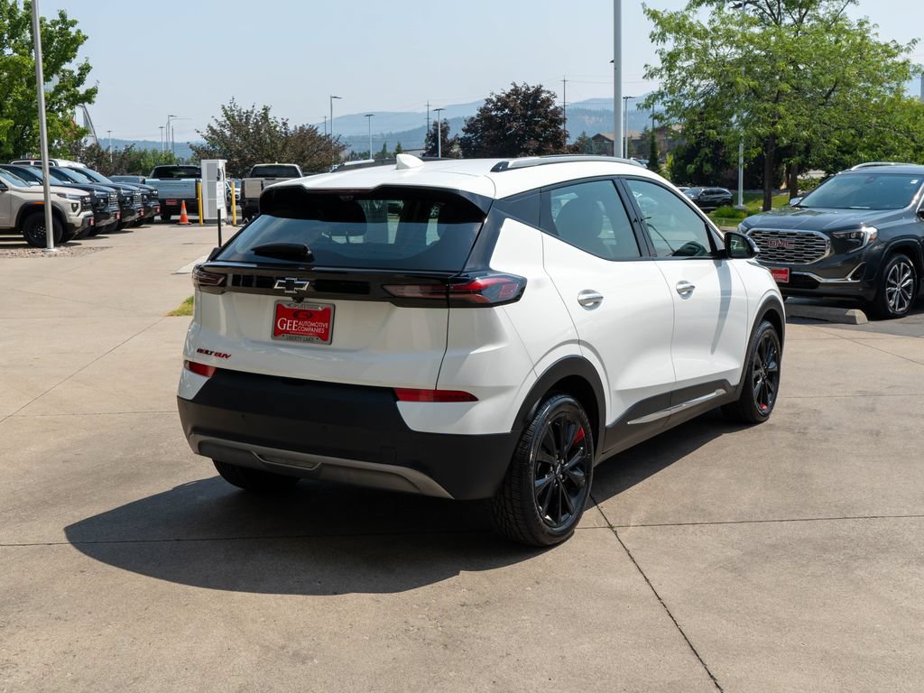 Certified 2023 Chevrolet Bolt EUV Premier w/ Redline Edition FWD image 7