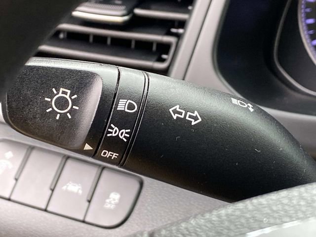 Used 2020 Hyundai Elantra SE w/ Cargo Package (C1) image 16