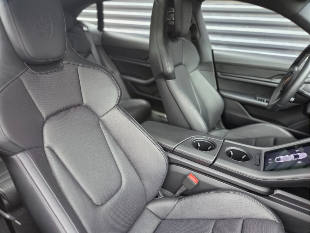 Certified 2025 Porsche Taycan 4S AWD/4WD image 19