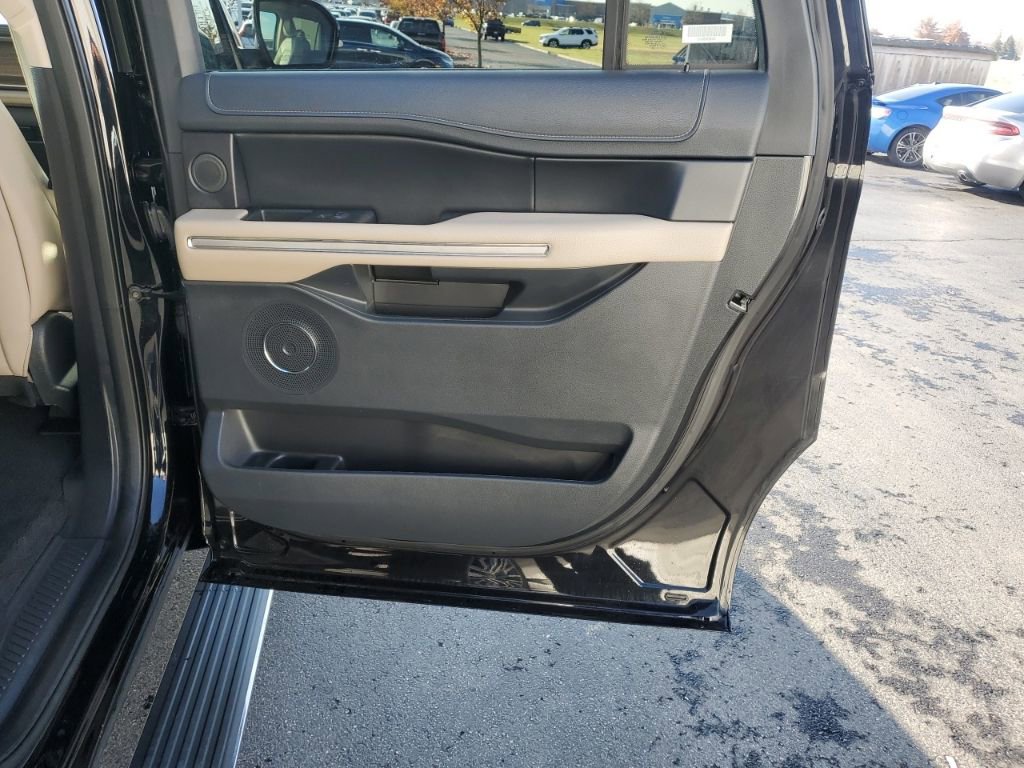 Used 2024 Ford Expedition Max Limited image 31