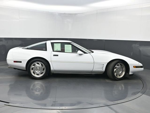 Used 1994 Chevrolet Corvette Coupe image 2