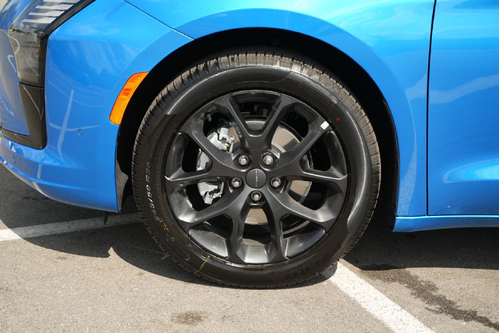 New 2027 Chrysler Pacifica Limited FWD image 9