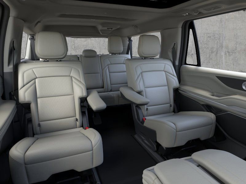 New 2026 Lincoln Navigator L Reserve AWD/4WD image 12
