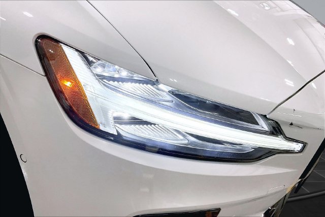 Used 2024 Volvo S60 B5 Plus FWD image 31