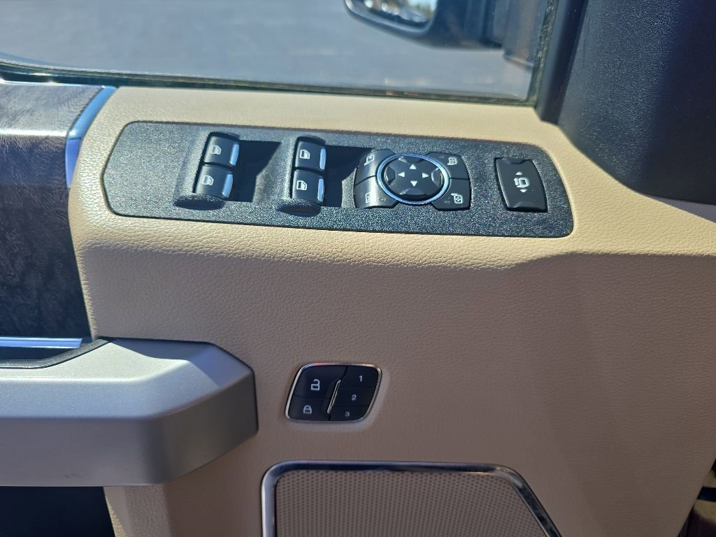 Used 2017 Ford F250 Lariat w/ Lariat Ultimate Package AWD/4WD image 15