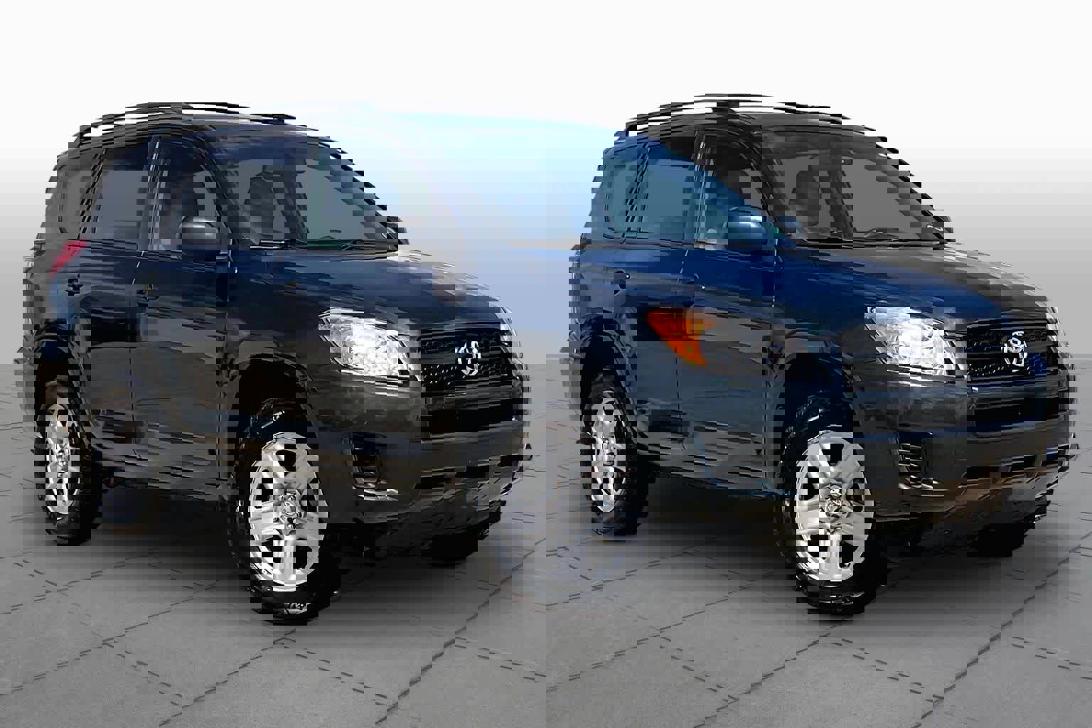 Used 2011 Toyota RAV4 2WD w/ Base L4 Extra Value Pkg image 2