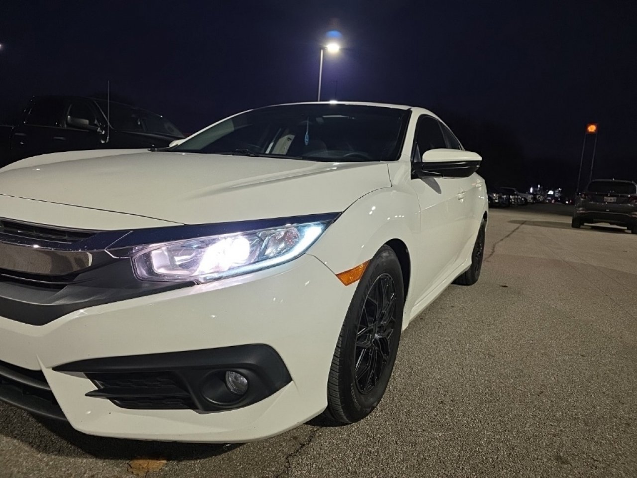 Used 2017 Honda Civic EX-T image 4
