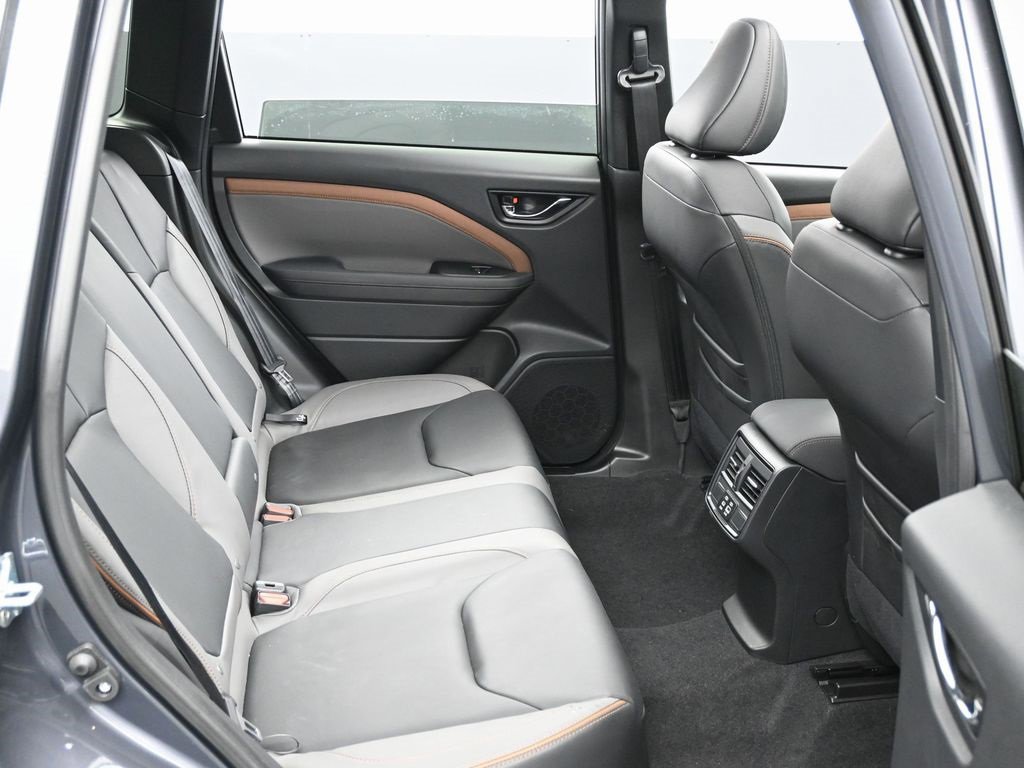 Used 2025 Subaru Forester Sport image 33