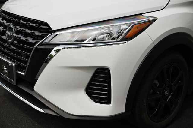 Used 2024 Nissan Kicks SV FWD image 12