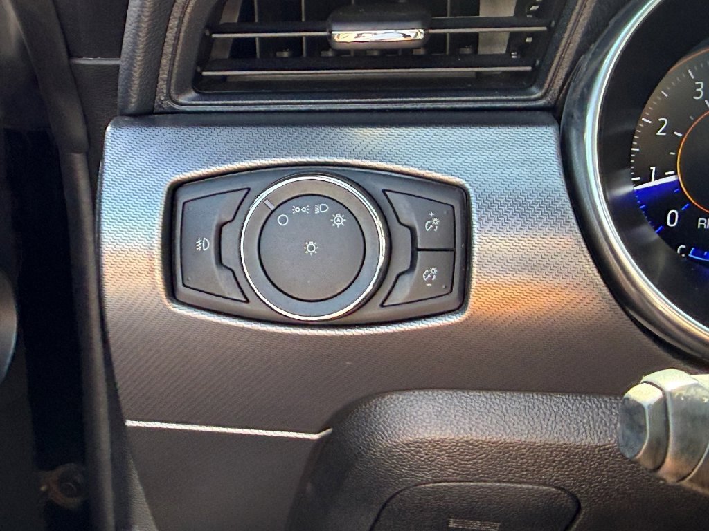 Used 2020 Ford Mustang Convertible RWD image 28