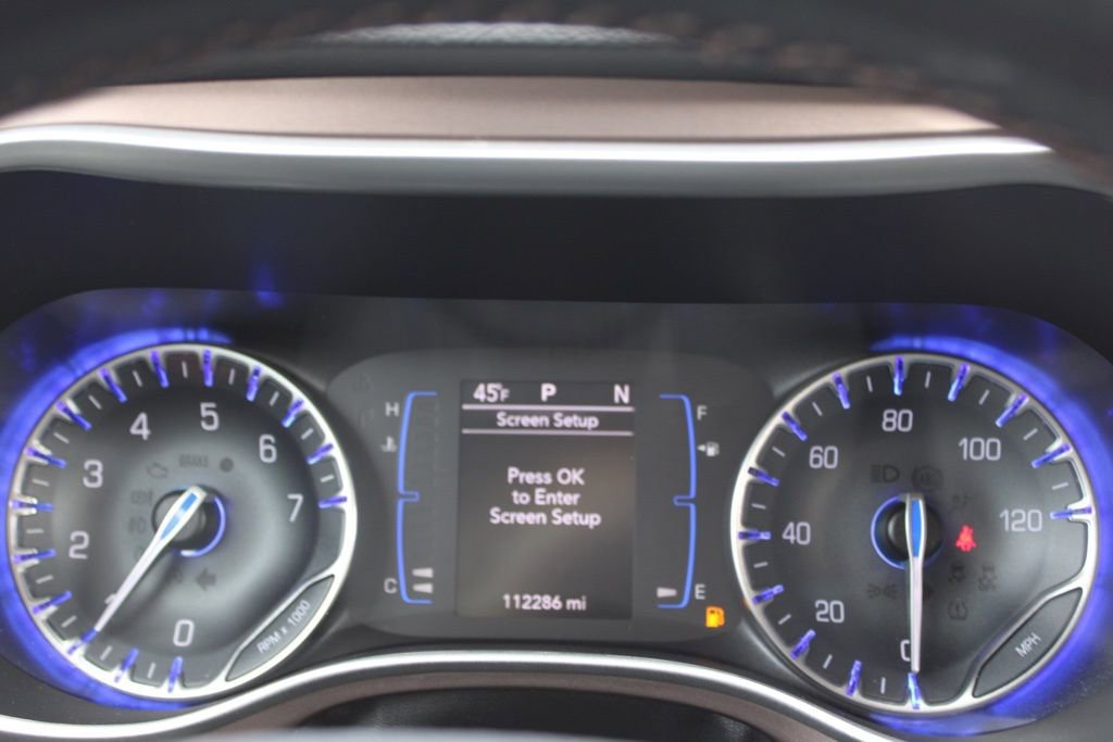 Used 2019 Chrysler Pacifica Touring-L image 37