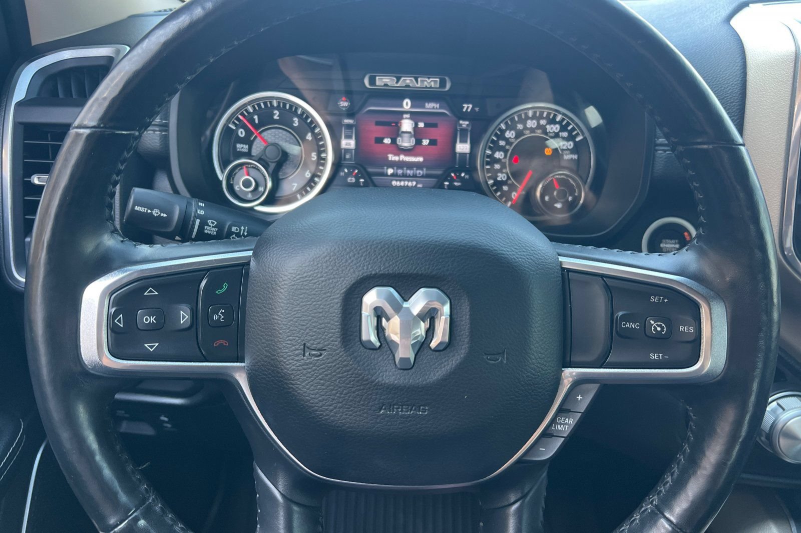 Used 2019 RAM 1500 Laramie AWD/4WD image 24