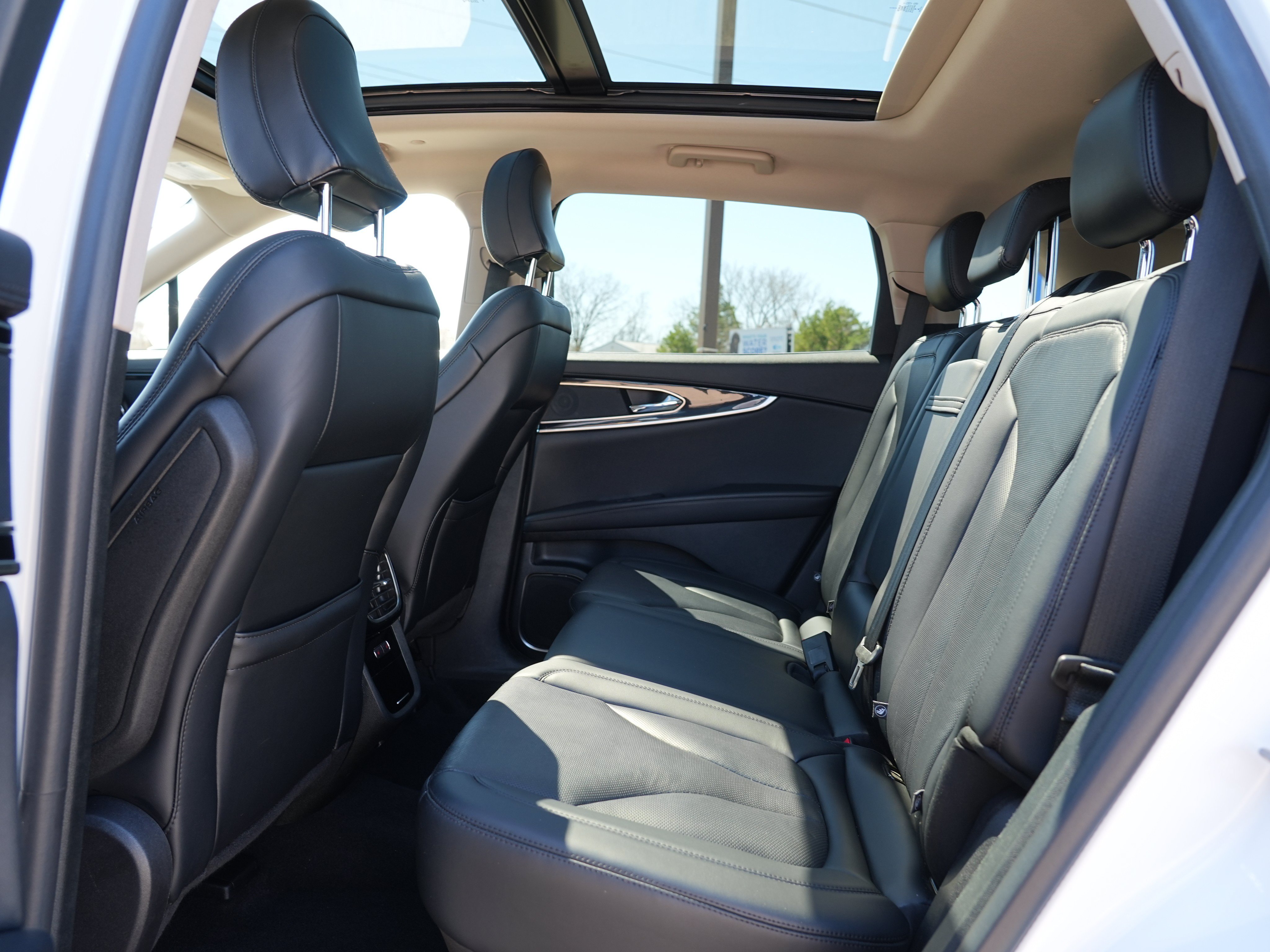 Used 2022 Lincoln Nautilus Reserve AWD/4WD image 20
