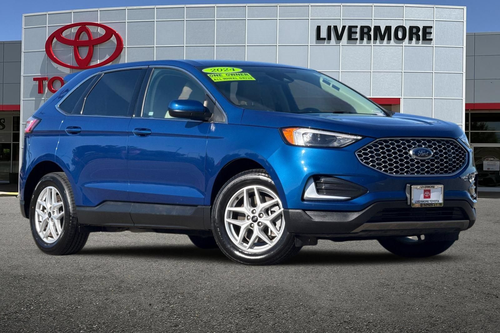 Used 2024 Ford Edge SEL AWD/4WD image 2