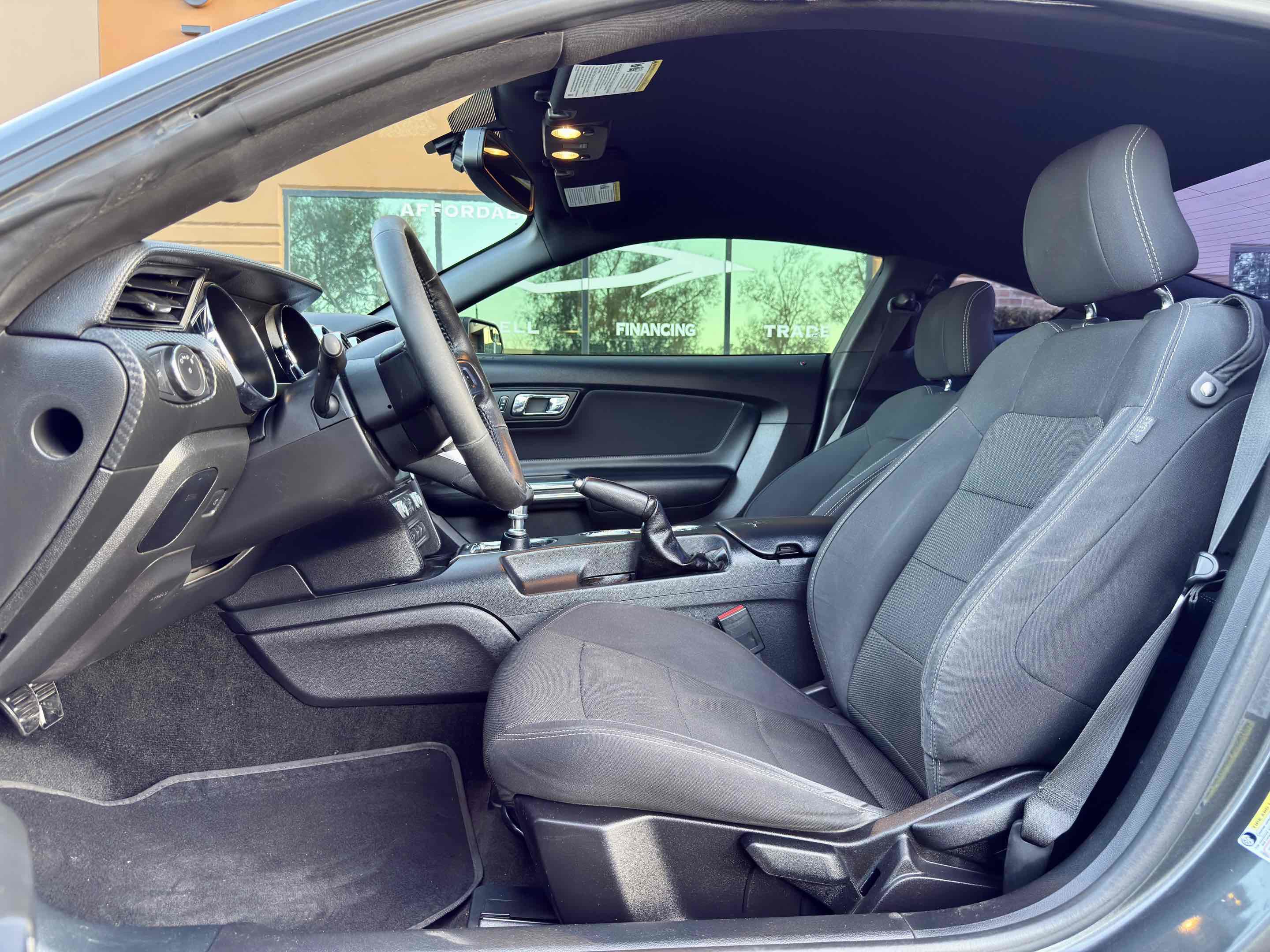 Used 2017 Ford Mustang Coupe RWD image 28